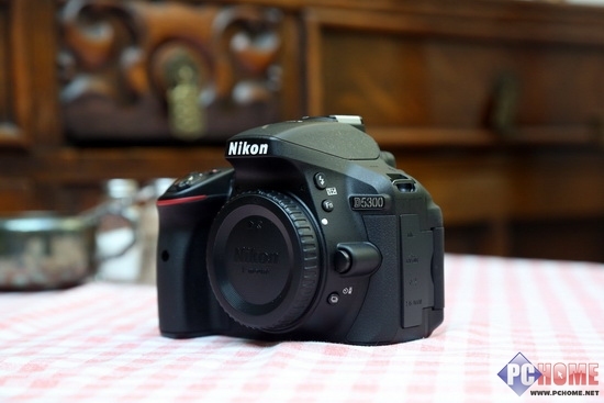 尼康(Nikon)D5300套机 18-105mm VR数码相机